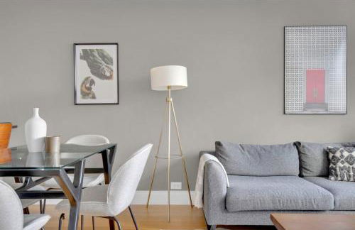 UES 1BR w Gym Rooftop Doorman nr The MET NYC-351 - Foto 2