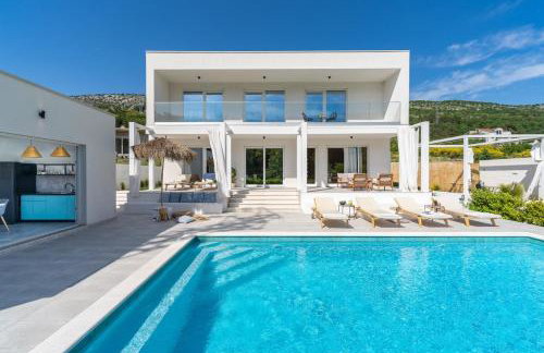 Villa Zen with 4 bedrooms, private 32 sqm pool, summer kitchen, 7 km from the beach - Photo 13