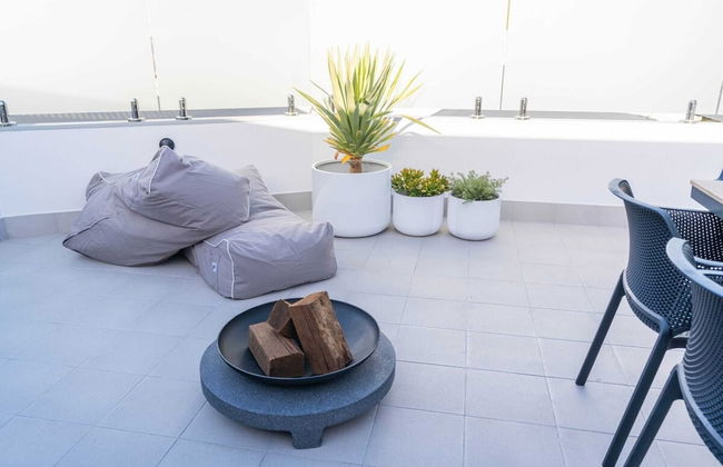 Beautiful 4BR Family Home With Patio and Parking! - Foto 44