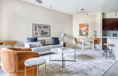 Blueground Centennial pool nr Red Morton Park SFO-852 - Foto 3