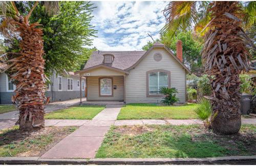 Large 3br/2ba Family Home W/patio Near Downtown! - Foto 2