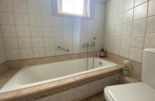 COZY & QUIET CITY APARTMENT - Foto 34