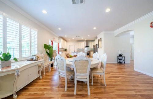 17-19ppl BTW Dsny Hllywd GarageParking Yard Grill - Foto 42