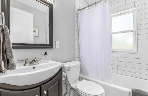 4 Bedroom Bungalow in the - Heart of Metro Detroit - Foto 22