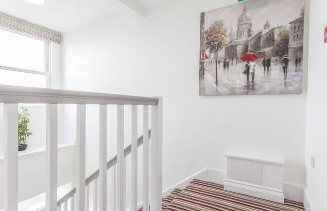 1 Bed- Captain's Quarters by Pureserviced - Foto 2