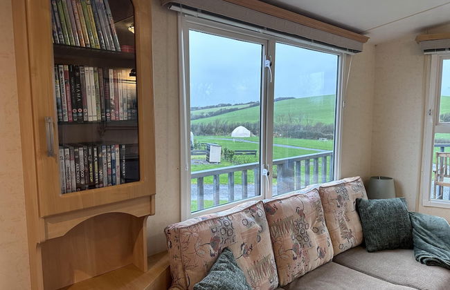 Captivating 2-bed Static Caravan in Holyhead - Photo 27