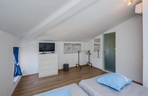 Villa Toni with 5 bedrooms and heated pool - Photo 34