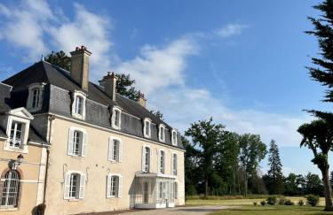 Château de Villefargeau - Foto 1