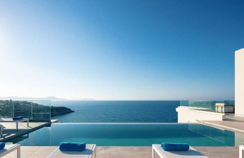 Villa Balance, Unwind with Panoramic Sea Views, by etouri - Foto 1