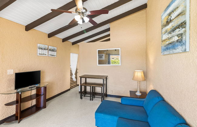 One Blue Caribbean View 1 Bedroom Condo by RedAwning - Photo 1