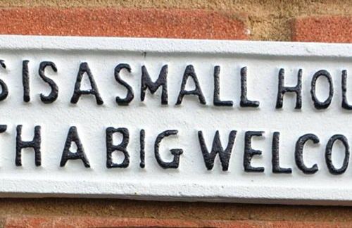 A home away from home with a big welcome - Photo 3