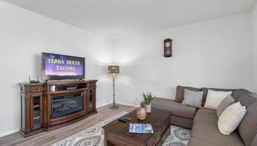 Terra House Tacoma - EV Power Station, Crib, Stroller, High Chair - Foto 3