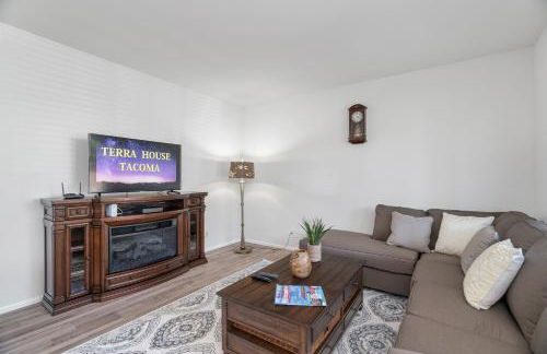 Terra House Tacoma - EV Power Station, Crib, Stroller, High Chair - Foto 3