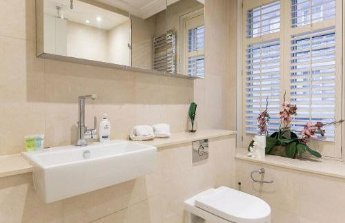 Exclusive Two-Bed Flat on Iconic Park Lane PL15A - Foto 7