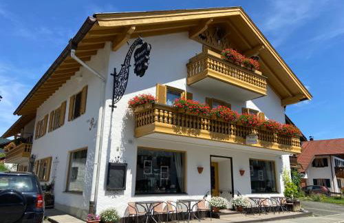 Gästehaus u Ferienwohnungen Veronika incl Frühstücksbuffet und KönigsCard mit 200 kostenlosen Attraktionen - Foto 1