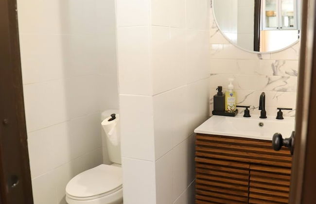 Pr Pvt Rm 5 Qn Bed Gated Comm Easy Parking - Photo 18