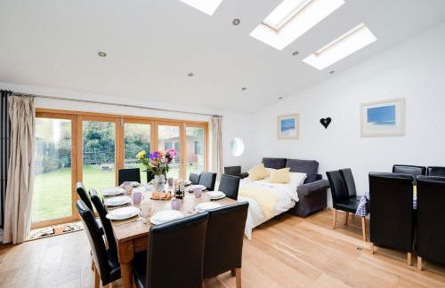 Harbourways Emsworth, Pet Friendly Coastal Retreat, Contractors & Leisure, Free Parking, Walk to Pubs - Photo 77