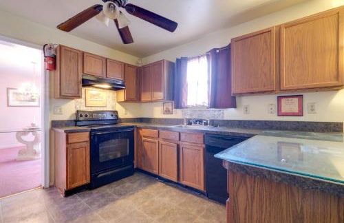 Alexandria Area Vacation Rental with Backyard - Foto 9