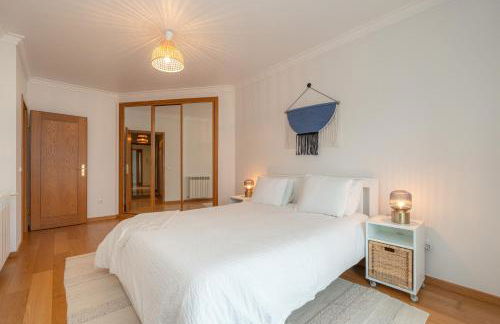 Atlantic Ocean 2BDR with Pool by LovelyStay - Foto 10