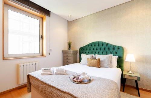 Modern Flat with Workspace in Foz by HostWise - Foto 17