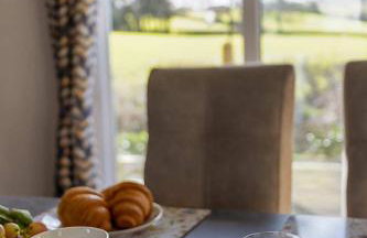 Peaceful Lake Retreat - Fishing Lakes, Heated Outdoor Swimming Pool 500yrds on Sister Park , Pool Open April to September - Foto 16