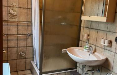 Urlaubsstube1982 - wildromantisch mit Kamin und rustikalem Charme - Foto 9