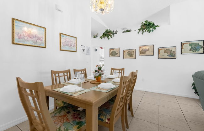 Upstay - Family Home w Private Pool and Games - Photo 15