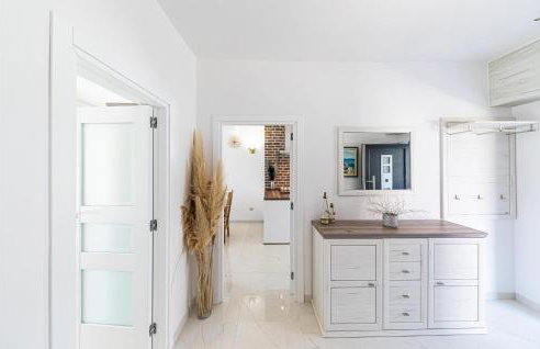 Relaxing Holiday Home With Pool, Fitness Area, and Entertainment Facilities - Photo 9