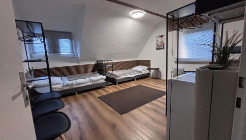 Komfortzimmer #5 für zwei Reisende mit 2 Betten, Gemeinschafts Bad und Küche - Foto 3