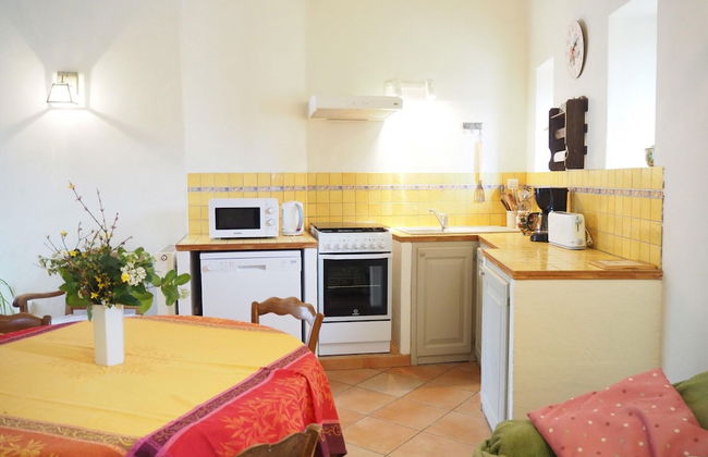 Charming Provencal Holiday Home With Garden - Foto 8