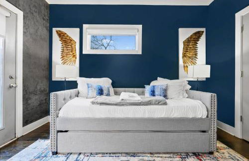 Modern Luxe Townhome with Rooftop Cinema - Foto 22