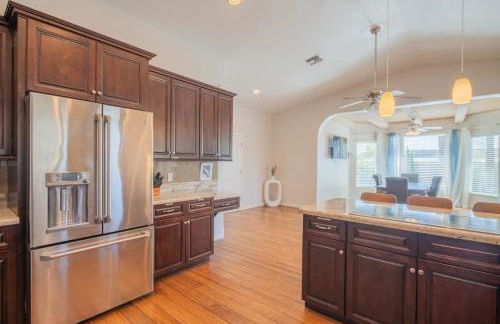 Cave Creek- Basketball Putt Putt Pool & Games - Foto 15