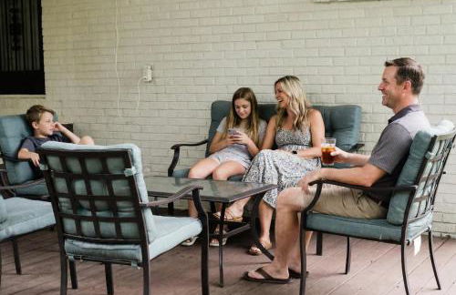 Modern Memphis Retreat - Sleeps 7 - Fireplace - Foto 3