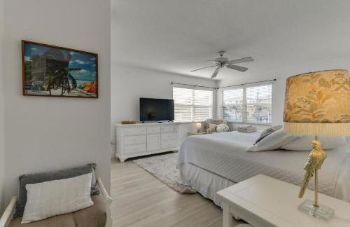 Covered Deck and Bay Views Bradenton Beach Abode! - Foto 12