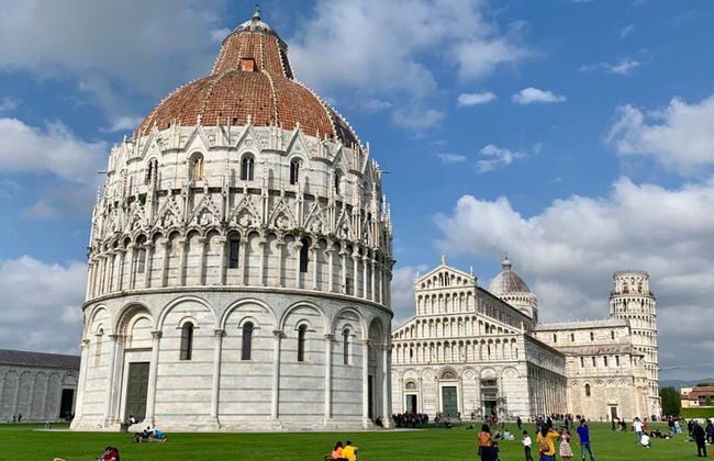 Transfer de Ida e Volta de Livorno para Lucca e Pisa - Foto 1