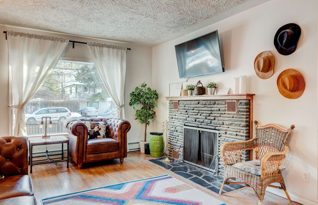 Banff Mtn Home - Real Rockies Experience - Photo 24