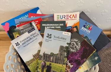 Canalside walks Riddlesden Local to Skipton Ilkley Haworth & Keighley Worth Valley Railway - Foto 17