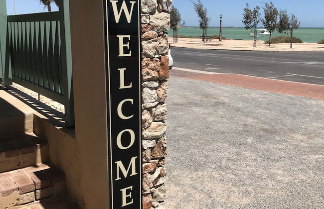 Shark Bay Seafront Apartments - Photo 56