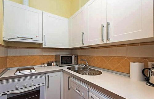 Feria Palace Apartment - Photo 8