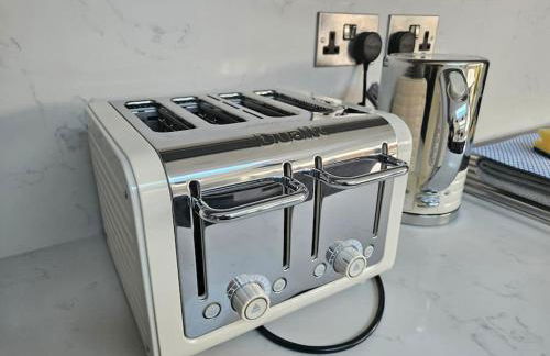 Homely 6 bed Cottage 30 mins to Heathrow, London, Legoland, Windsor Castle - Photo 23