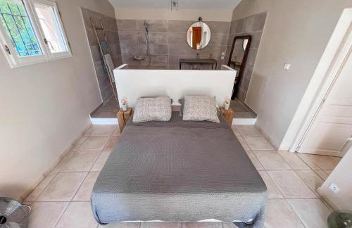 Villa "Le Sortilège" vue panoramique et piscine - Foto 18