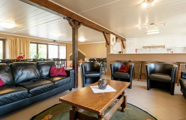 Modern Cottage With Private Garden in Waimes - Photo 12