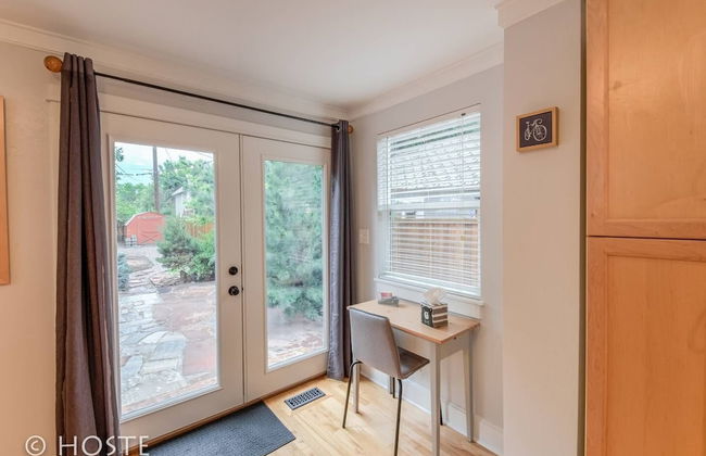 Perfect Cottage Downtown Great Patio! - Photo 5