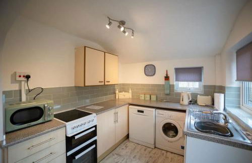 Gloucester City - Birchmore House - 2 Bedroom End Terrace Property Near To City Centre & Hospital With On-Street Parking - Sleeps 5 - Great For Hospital Workers & Contractors - Hosted by RENTMYHOUSE - Foto 12