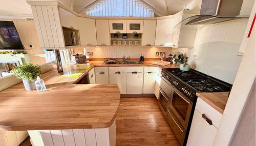 Hot Tub Lodge, Panoramic Views & Free Golf, Dog Friendly - Foto 4, stove, pet friendly, toaster