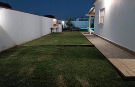 Las Casitas de la Barrosa con jardín y piscina - Foto 21