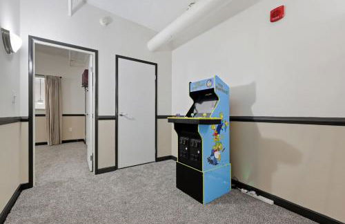 New Downtown Indy 3BR Retreat Sleeps 10 - Arcade - Foto 56