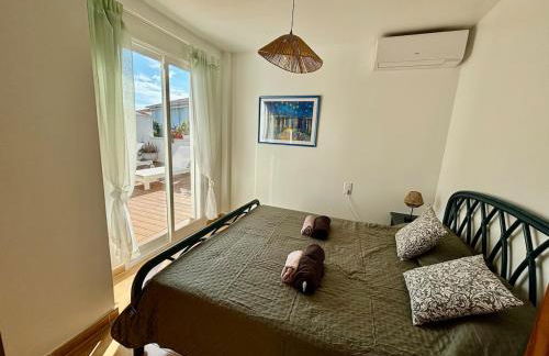 Beachfront, pool, air conditioning, 3 bedrooms, sea view - Photo 12