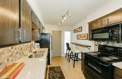 Saltwater Pool 2BR Near Galleria Walkable, Stylish & Central Marquee Uptown - Foto 28