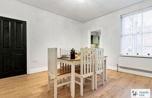 Liz's 4 Bed House: Close to the Motor Point Arena - Foto 33